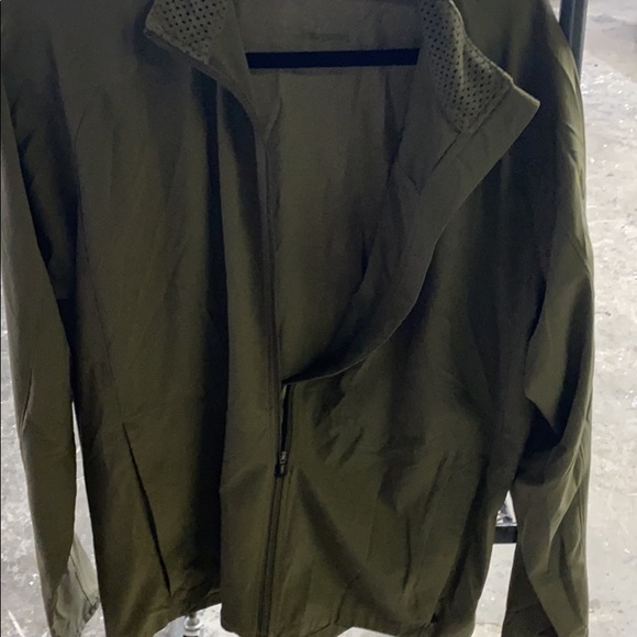 Jackets - Picture 4 of 4